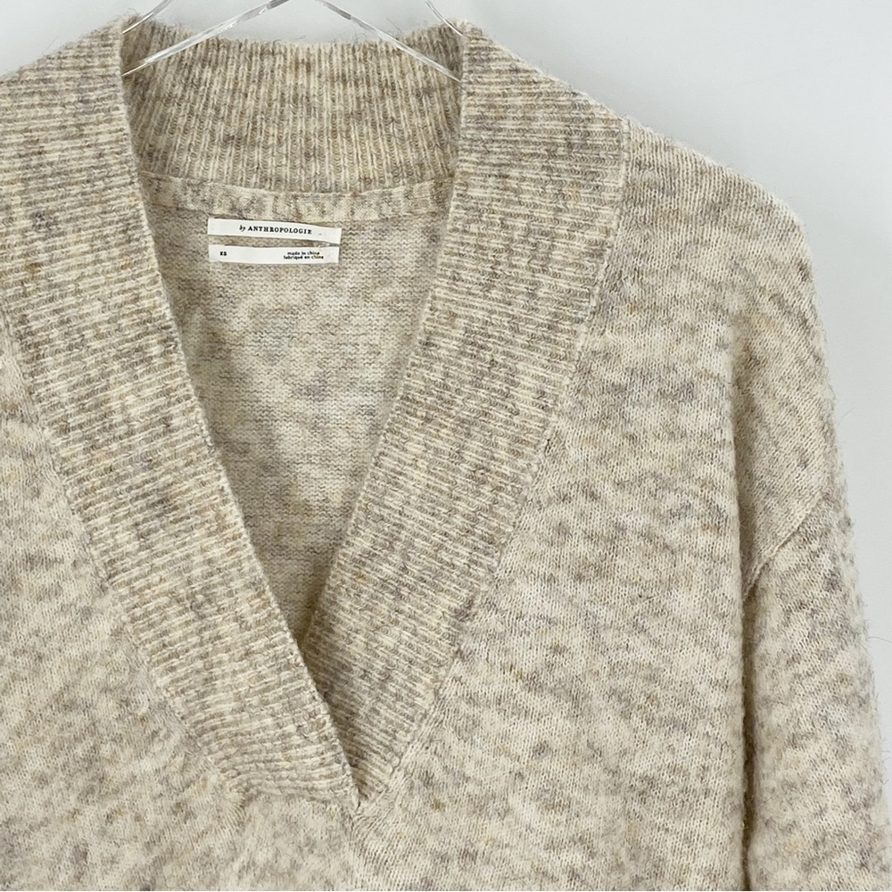 Anthro Low V Neck Cream Tan Sweater Womens XS - Picture 2 of 7